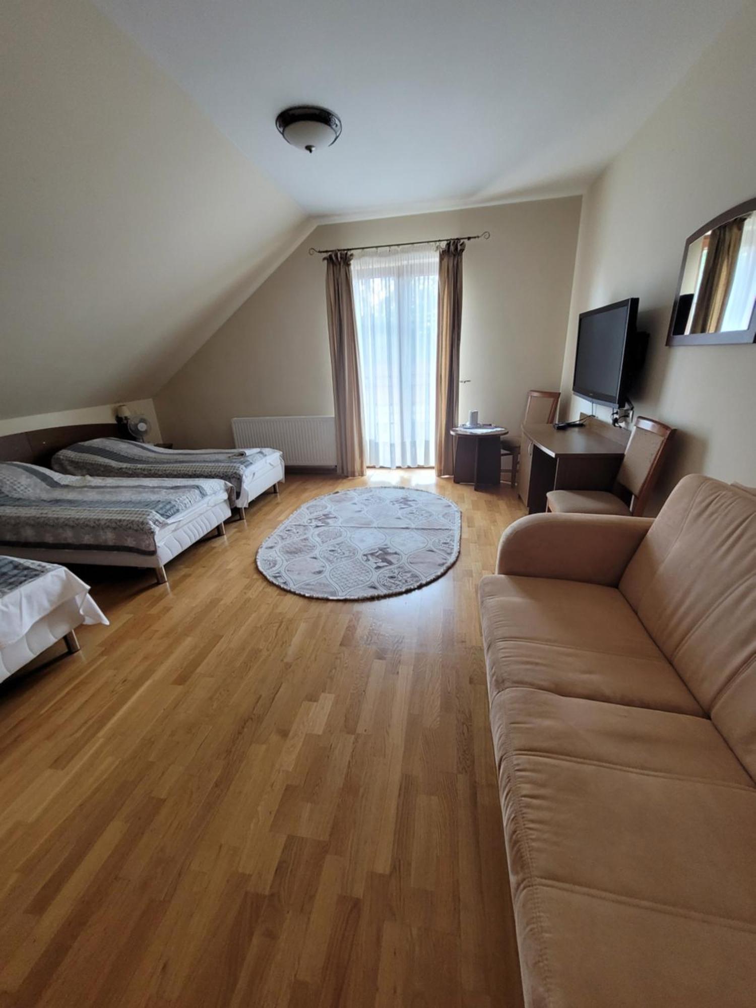Dworek Biesiadny Radzewice Экстерьер фото